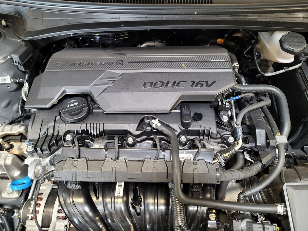2025 Hyundai Elantra in Torrance, CA 90504 - 18140252 30