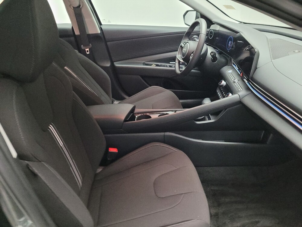 2025 Hyundai Elantra in Torrance, CA 90504 - 18140252 21