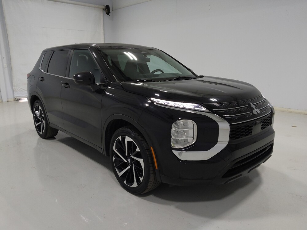2022 Mitsubishi Outlander in Columbus, OH 43231 - 18140255 13