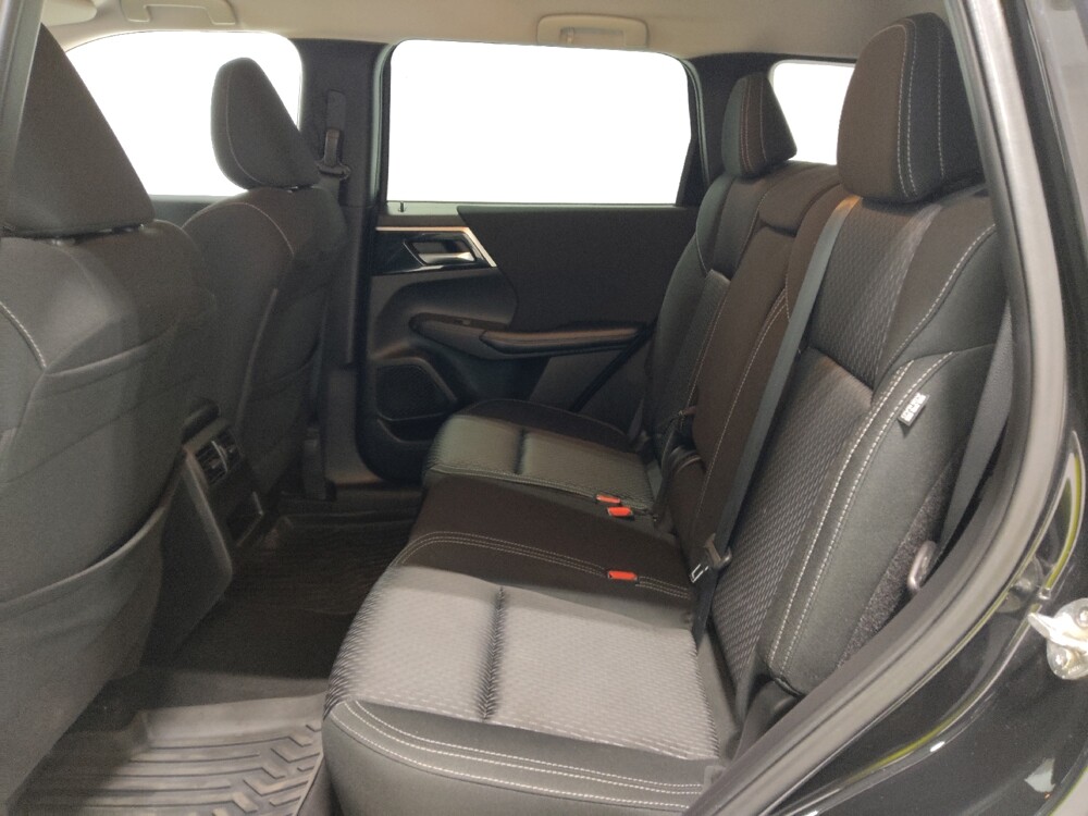 2022 Mitsubishi Outlander in Columbus, OH 43231 - 18140255 18