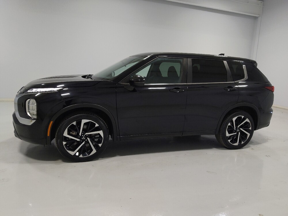 2022 Mitsubishi Outlander in Columbus, OH 43231 - 18140255 2