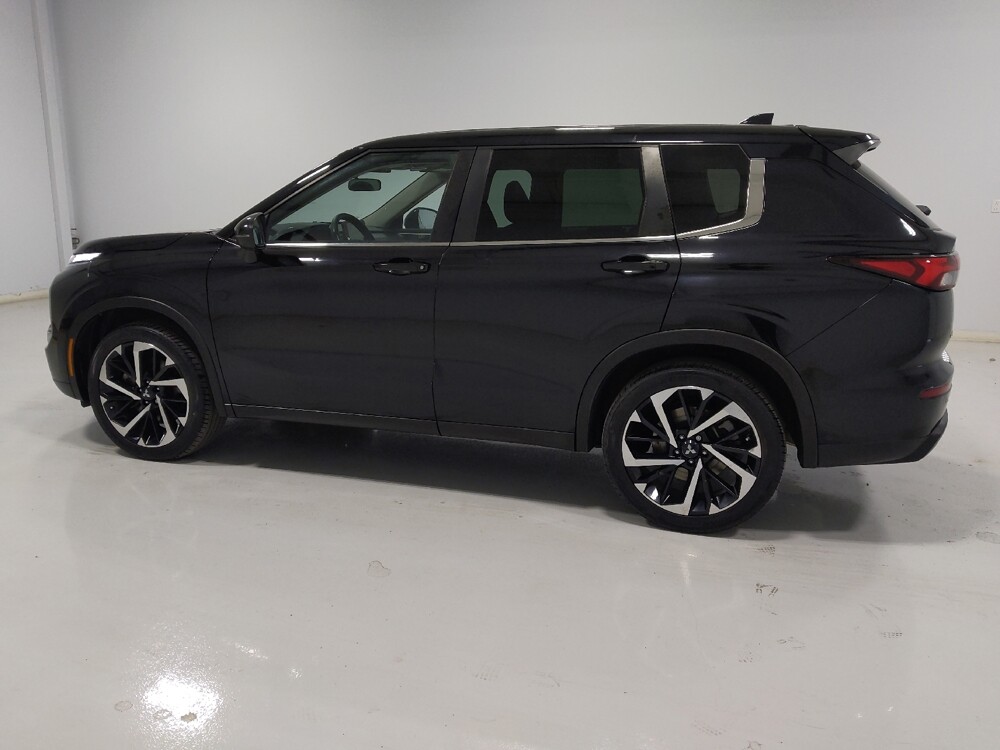 2022 Mitsubishi Outlander in Columbus, OH 43231 - 18140255 3