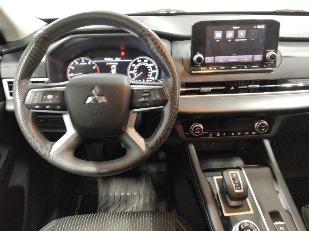 2022 Mitsubishi Outlander in Columbus, OH 43231 - 18140255 22