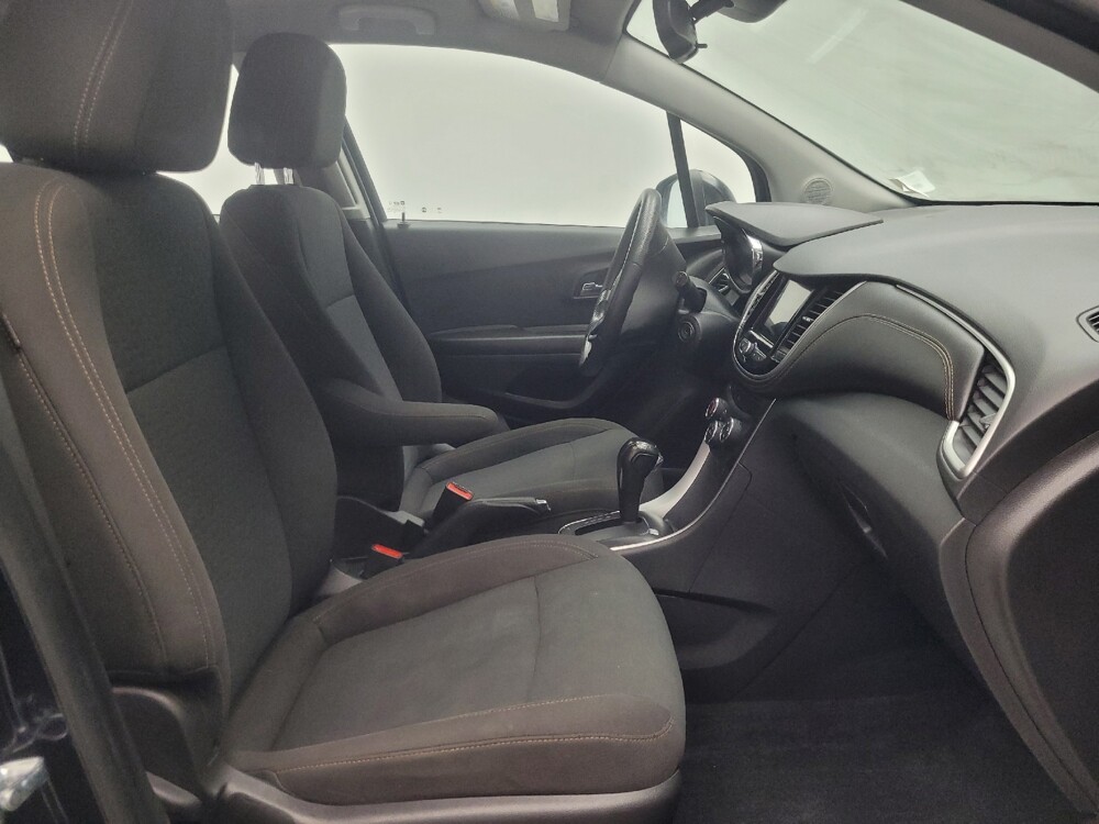 2021 Chevrolet Trax in Indianapolis, IN 46219 - 18140266 21