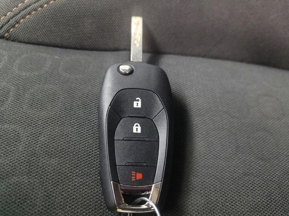 2021 Chevrolet Trax in Indianapolis, IN 46219 - 18140266 32