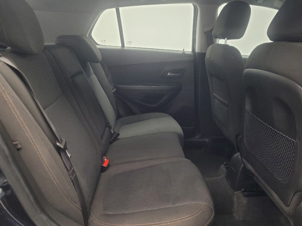 2021 Chevrolet Trax in Indianapolis, IN 46219 - 18140266 19