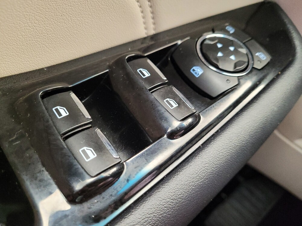 2018 Ford Edge in Columbus, OH 43228 - 18140286 12