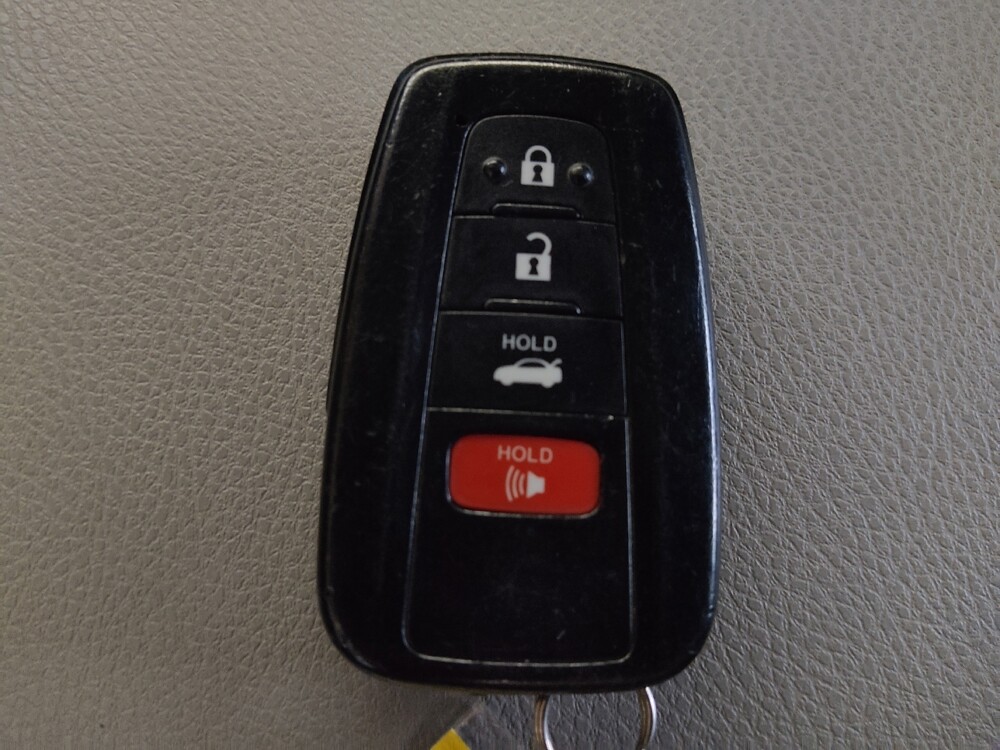 2018 Toyota Camry in Macon, GA 31210 - 18140299 32