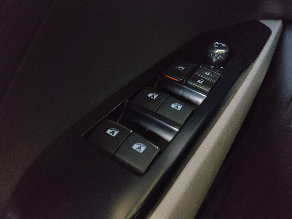 2018 Toyota Camry in Macon, GA 31210 - 18140299 27