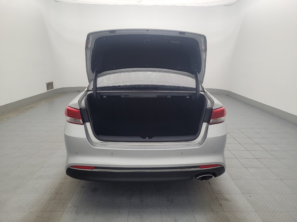 2018 Kia Optima in Tallahassee, FL 32304 - 18140301 29