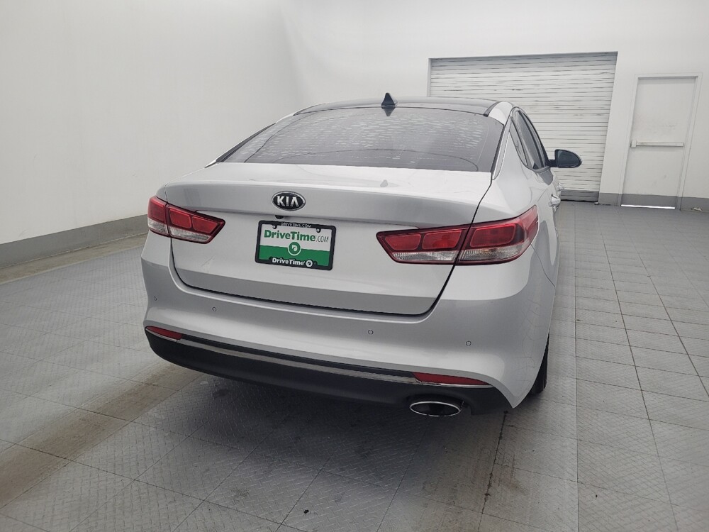 2018 Kia Optima in Tallahassee, FL 32304 - 18140301 7