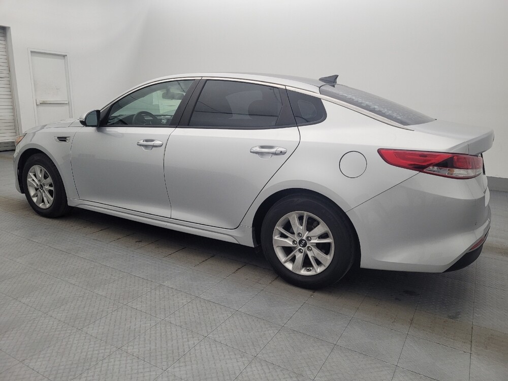 2018 Kia Optima in Tallahassee, FL 32304 - 18140301 3