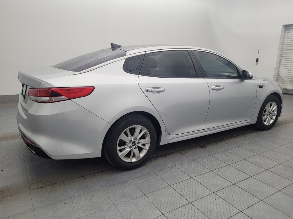 2018 Kia Optima in Tallahassee, FL 32304 - 18140301 10