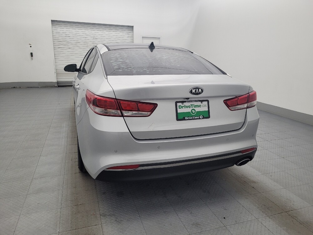 2018 Kia Optima in Tallahassee, FL 32304 - 18140301 6