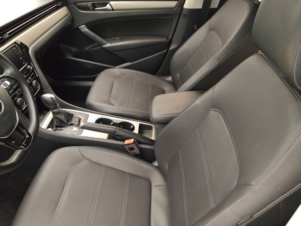 2020 Volkswagen Passat in Tallahassee, FL 32304 - 18140302 17