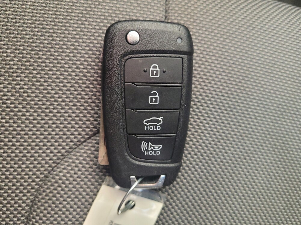 2024 Hyundai Elantra in Toledo, OH 43617 - 18140307 32