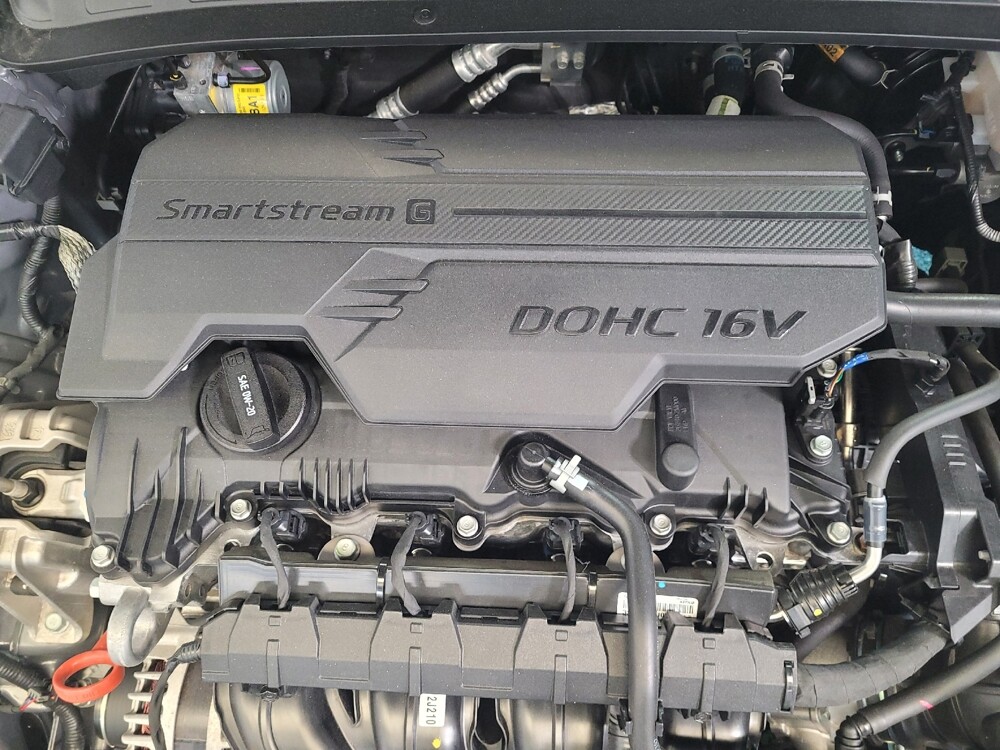 2024 Hyundai Elantra in Toledo, OH 43617 - 18140307 30