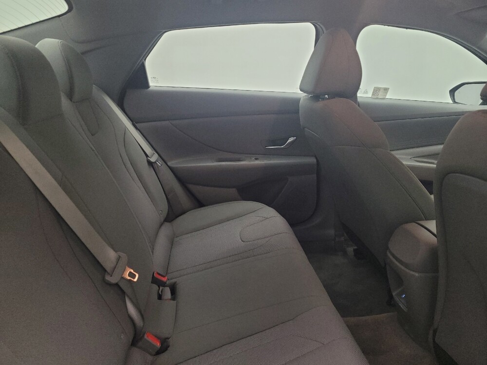 2024 Hyundai Elantra in Toledo, OH 43617 - 18140307 19