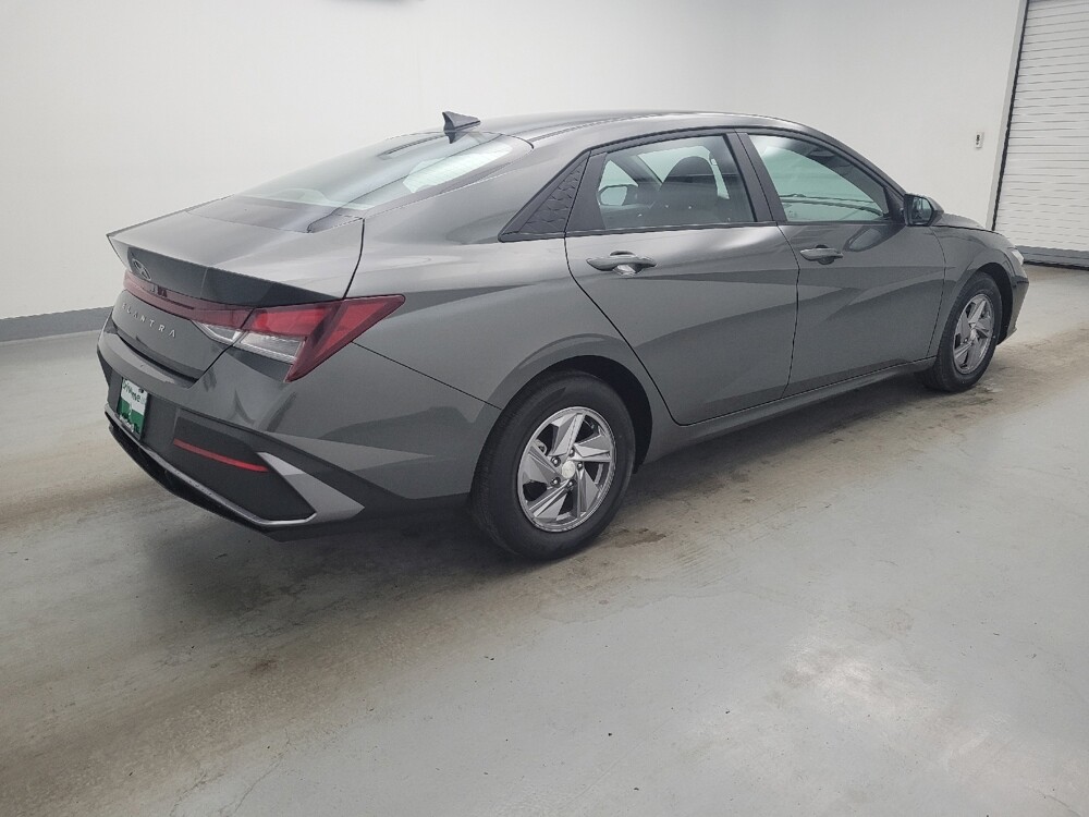 2024 Hyundai Elantra in Toledo, OH 43617 - 18140307 10