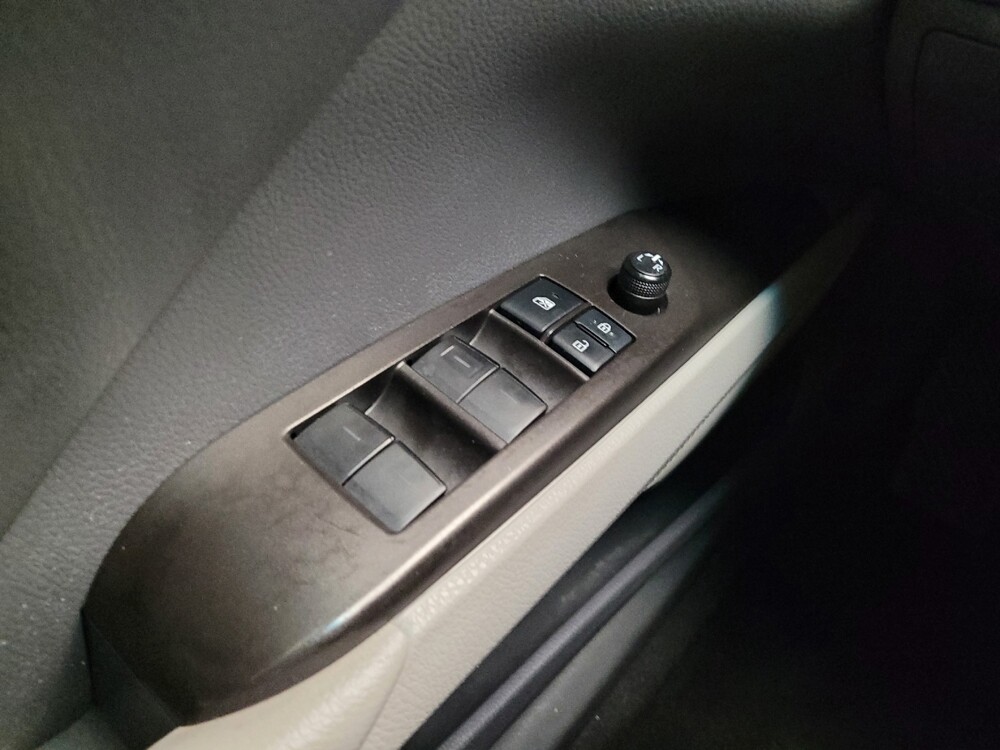 2022 Toyota Camry in Miamisburg, OH 45342 - 18140309 27