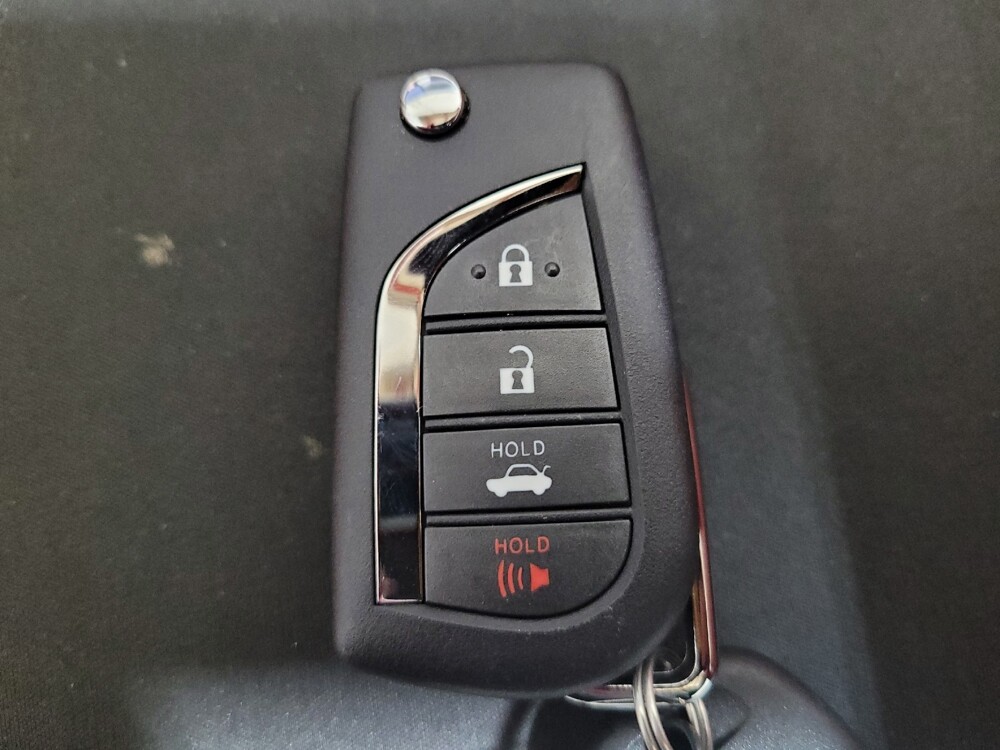 2022 Toyota Camry in Miamisburg, OH 45342 - 18140309 32