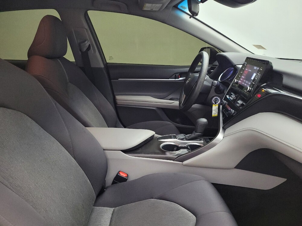2022 Toyota Camry in Miamisburg, OH 45342 - 18140309 21