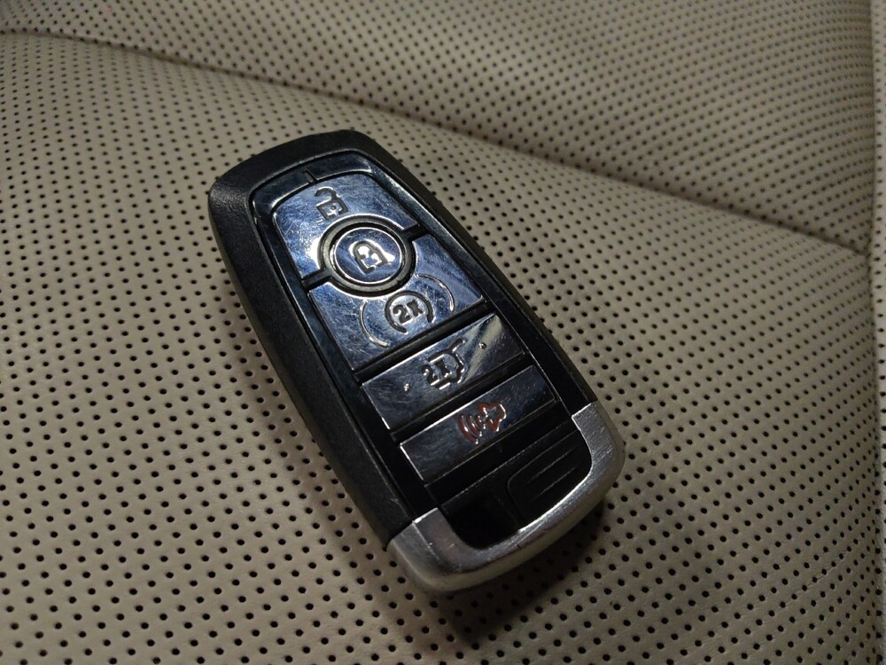 2020 Lincoln Aviator in Phoenix, AZ 85015 - 18140332 32