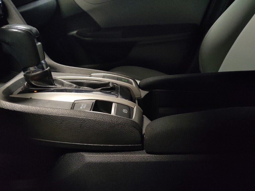 2019 Honda Civic in Glendale, AZ 85301 - 18140339 26
