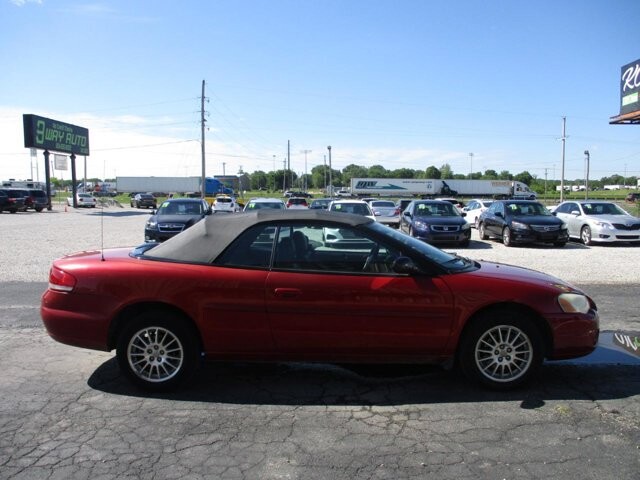 2004 Chrysler Sebring in Oak Grove, MO 64075 - 18140340 4