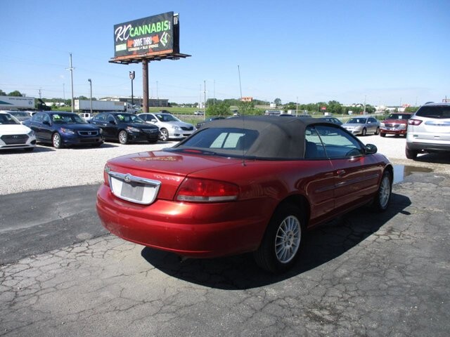 2004 Chrysler Sebring in Oak Grove, MO 64075 - 18140340 5