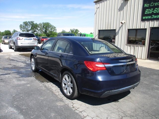 2014 Chrysler 200 in Oak Grove, MO 64075 - 18140341 7
