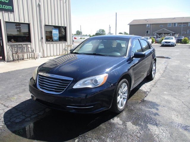 2014 Chrysler 200 in Oak Grove, MO 64075 - 18140341