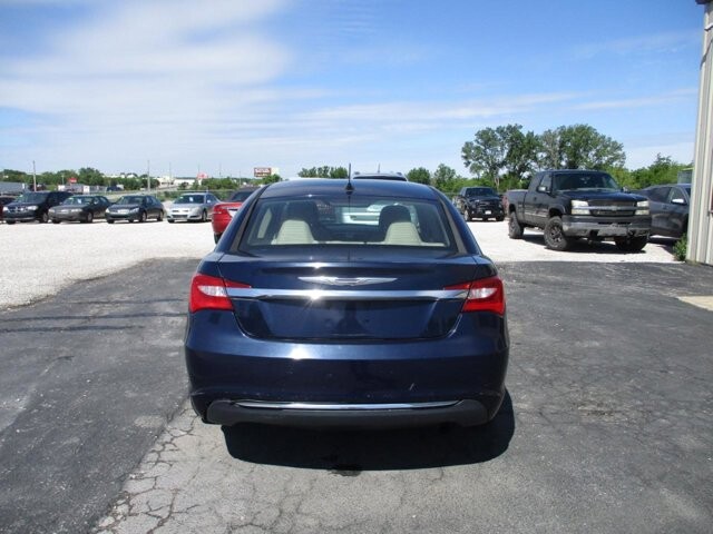 2014 Chrysler 200 in Oak Grove, MO 64075 - 18140341 6
