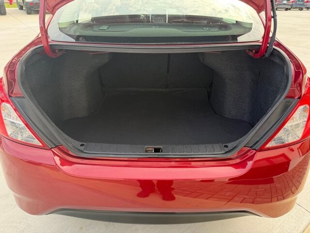 2018 Nissan Versa in Knoxville, TN 37920 - 18140355 9