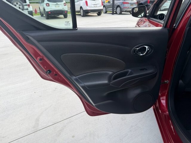 2018 Nissan Versa in Knoxville, TN 37920 - 18140355 8