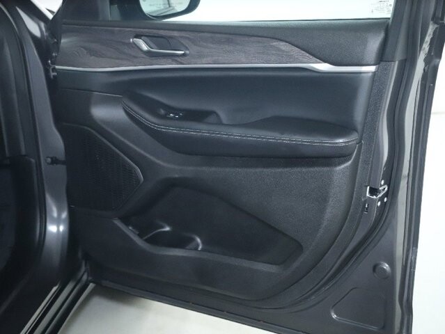 2024 Jeep Grand Cherokee in Bedford, OH 44146 - 18140357 33