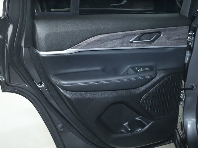 2024 Jeep Grand Cherokee in Bedford, OH 44146 - 18140357 13