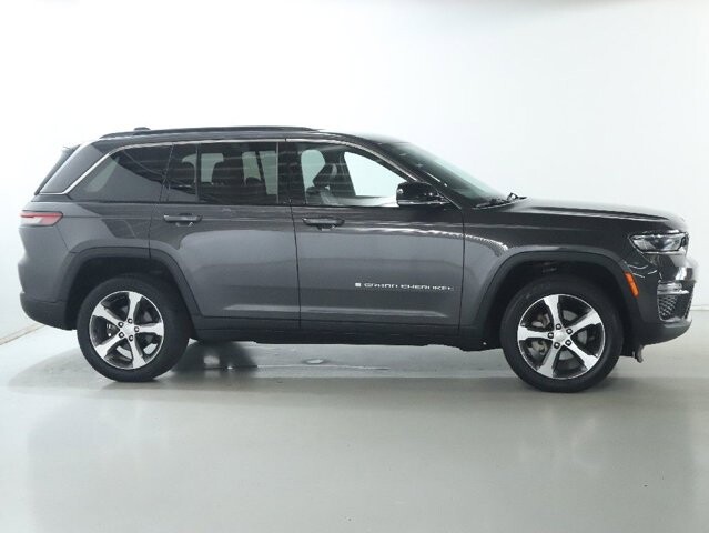 2024 Jeep Grand Cherokee in Bedford, OH 44146 - 18140357 11