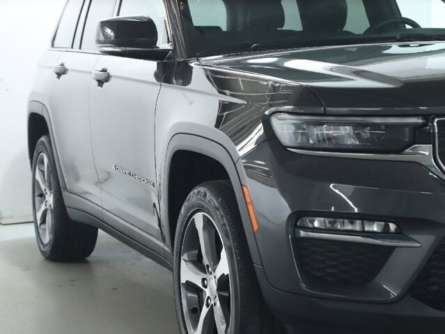 2024 Jeep Grand Cherokee in Bedford, OH 44146 - 18140357 8