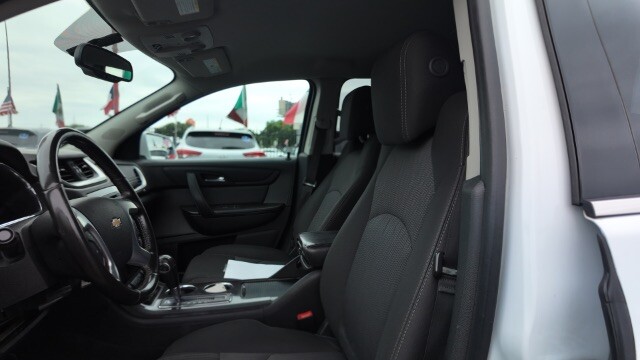 2017 Chevrolet Traverse in Dallas, TX 75228 - 18140372 10