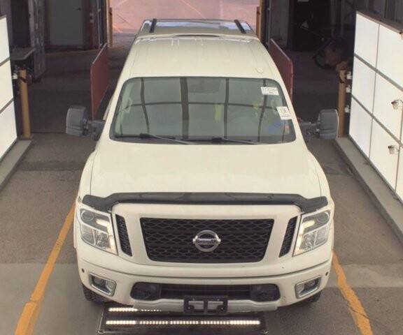 2017 Nissan Titan in Arvada, CO 80002 - 18140373 6