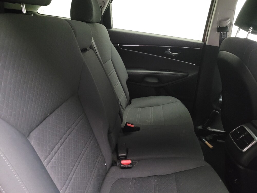 2017 Kia Sorento in Riverside, CA 92504 - 18140382 19