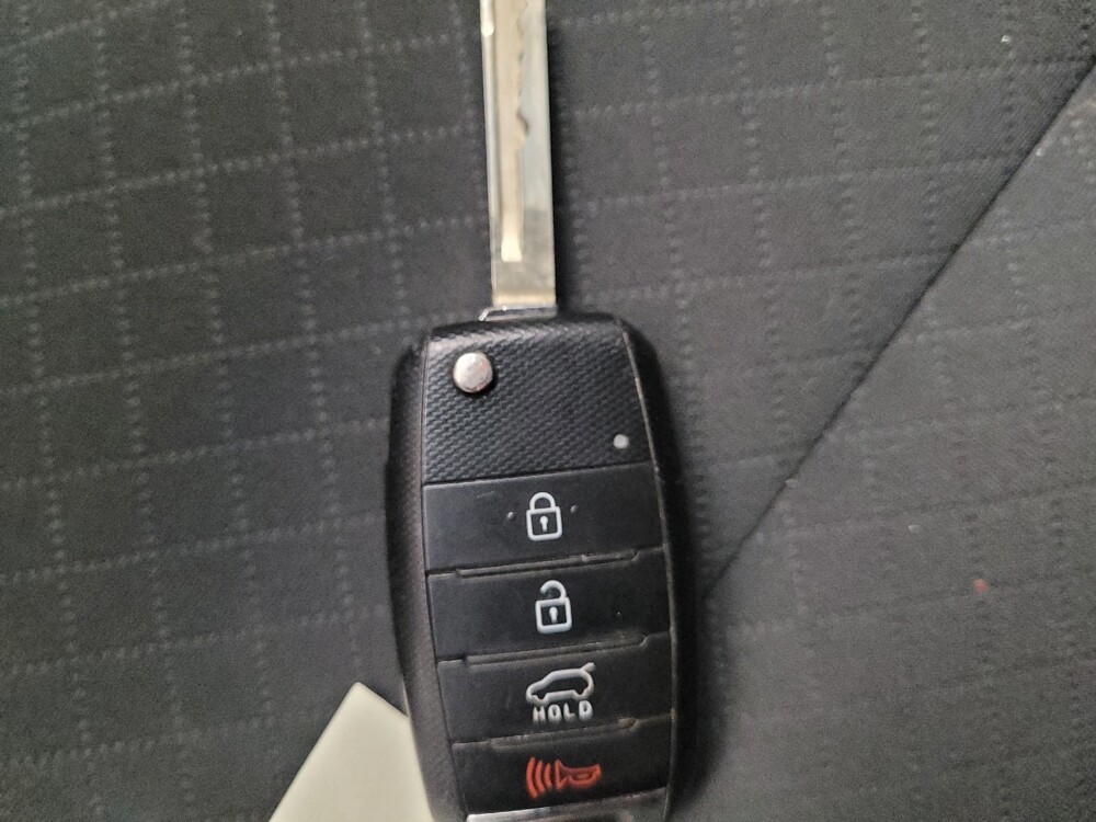 2017 Kia Sorento in Riverside, CA 92504 - 18140382 32
