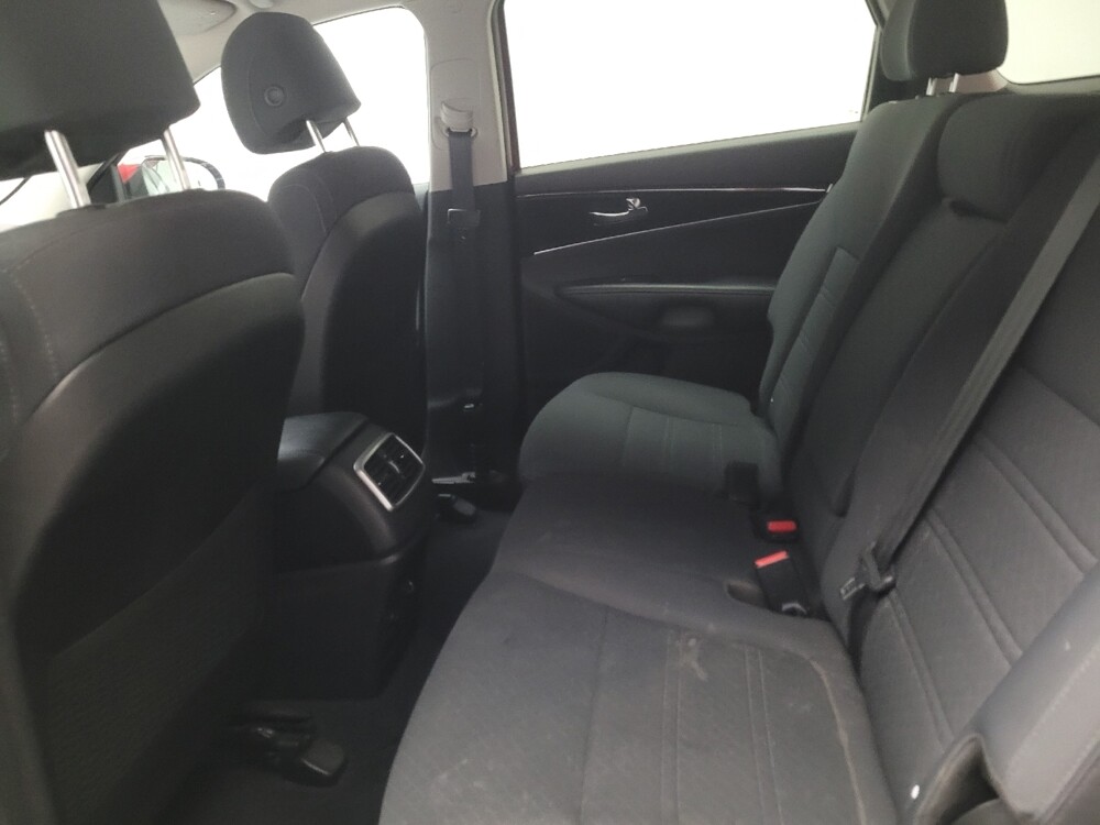 2017 Kia Sorento in Riverside, CA 92504 - 18140382 18