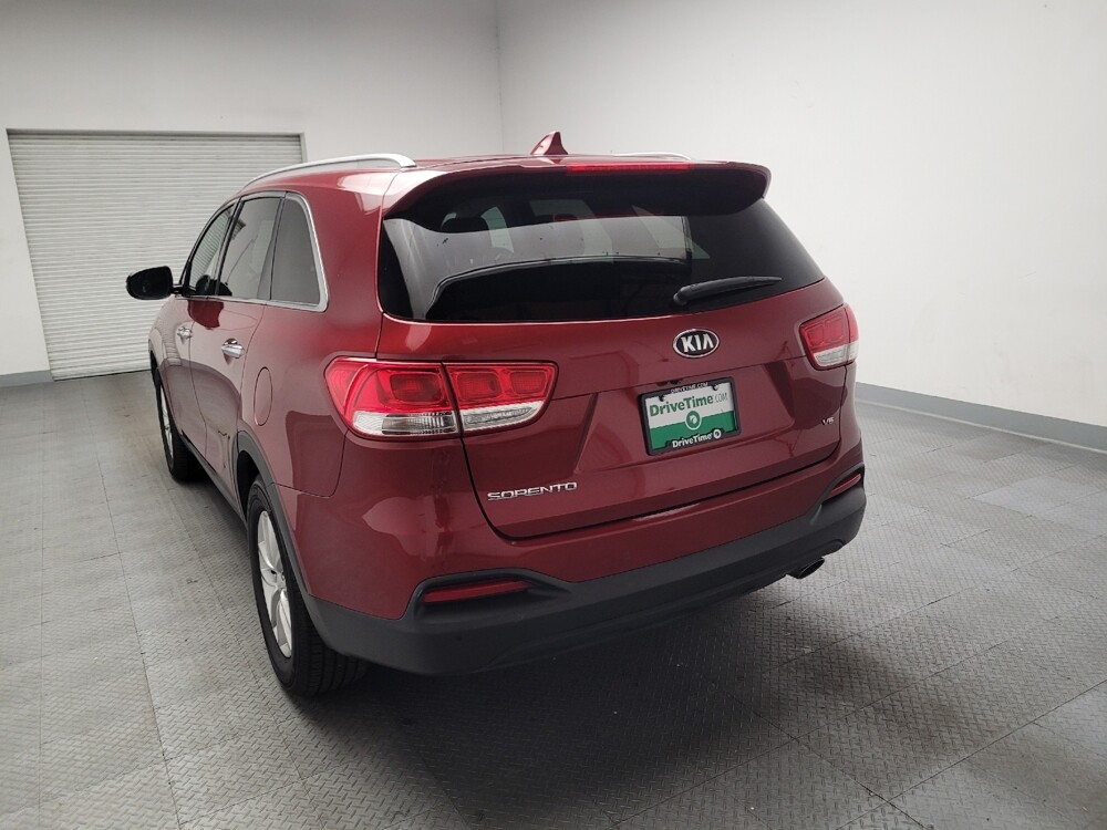 2017 Kia Sorento in Riverside, CA 92504 - 18140382 6
