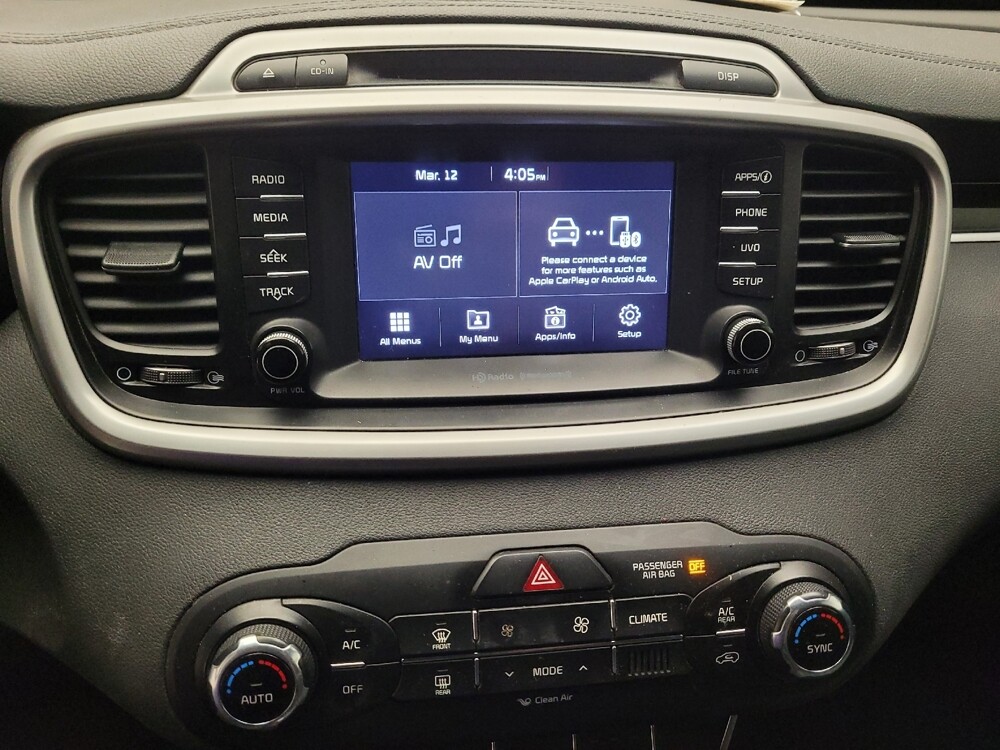 2017 Kia Sorento in Riverside, CA 92504 - 18140382 25
