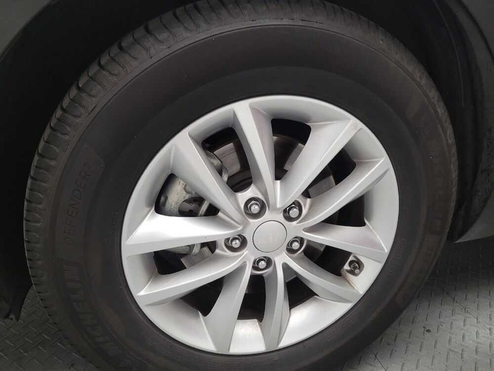 2017 Kia Sorento in Riverside, CA 92504 - 18140382 31