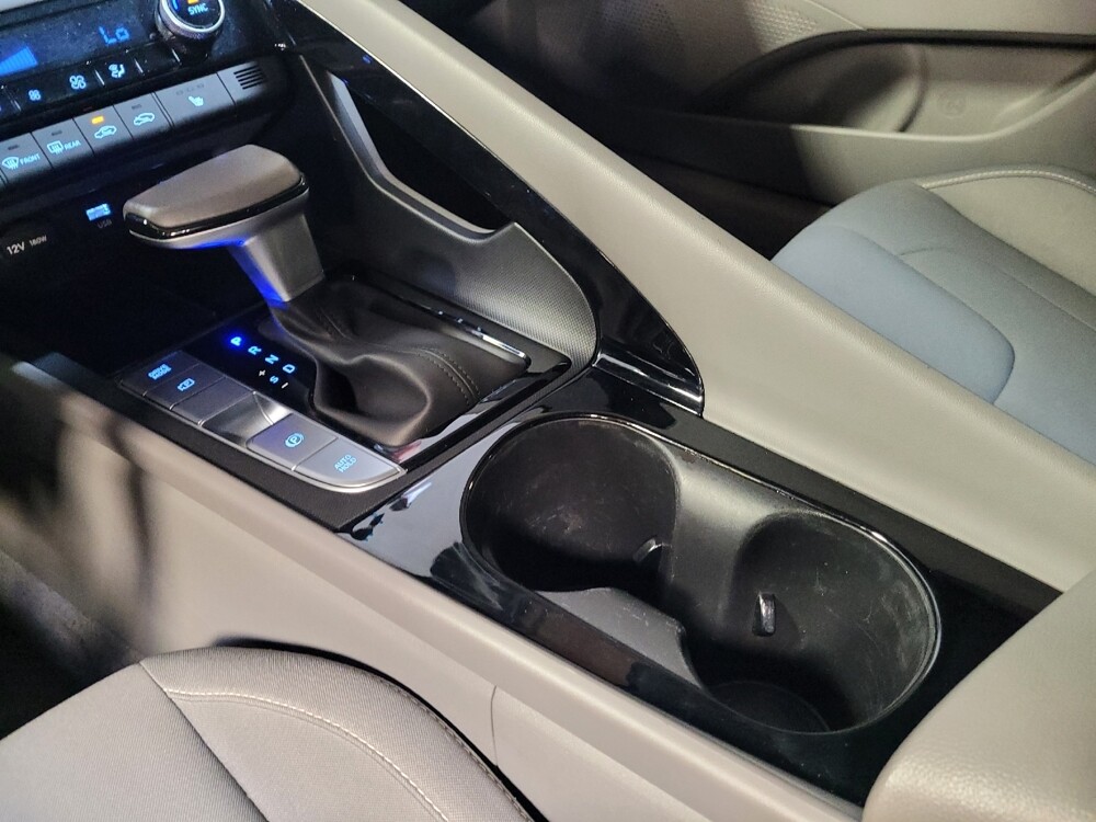2025 Hyundai Elantra in Downey, CA 90241 - 18140383 26