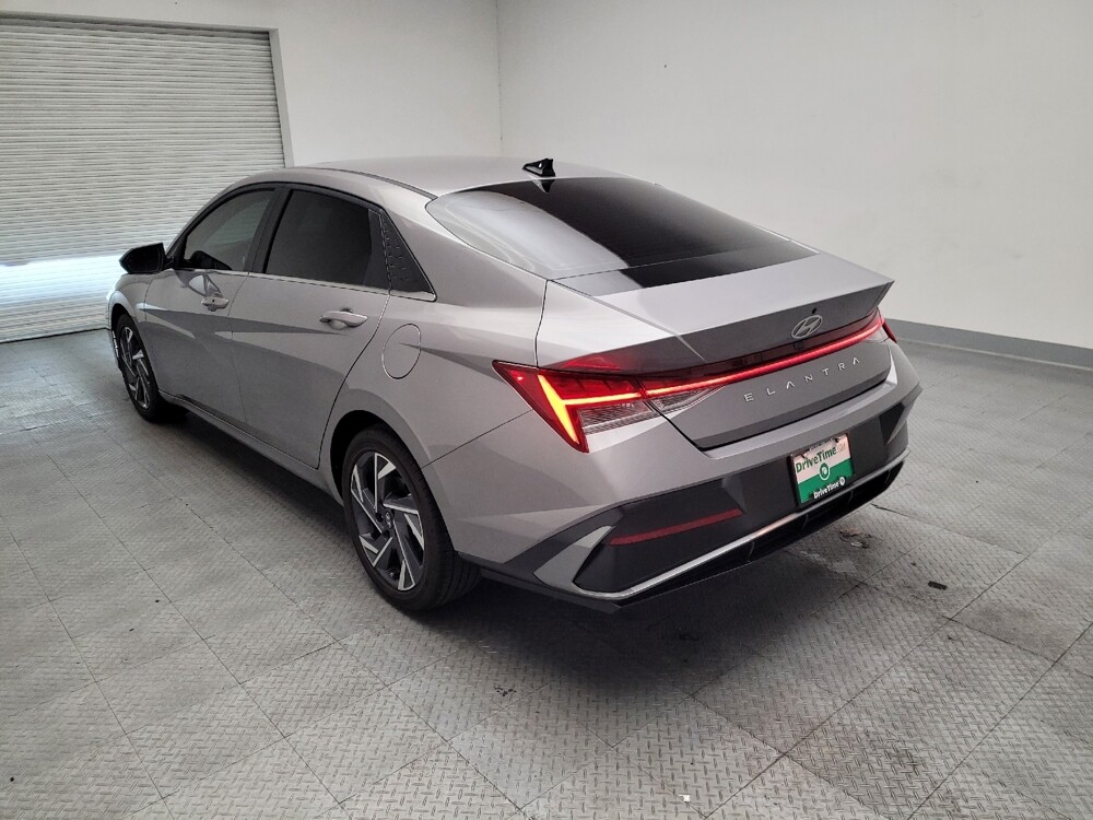 2025 Hyundai Elantra in Downey, CA 90241 - 18140383 5