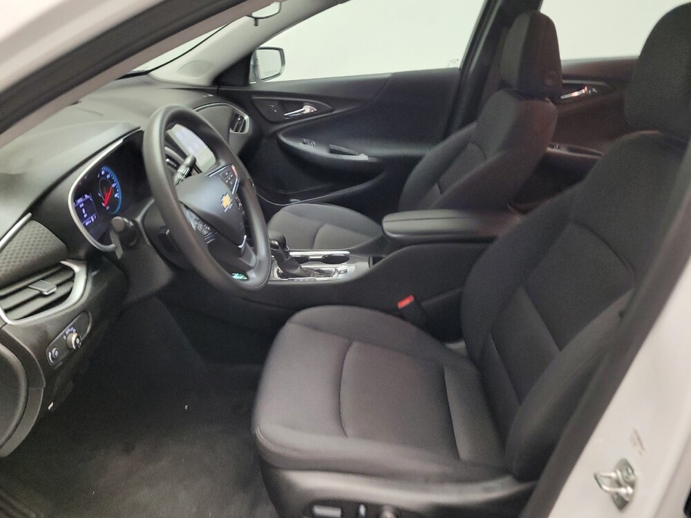 2025 Chevrolet Malibu in Downey, CA 90241 - 18140386 17